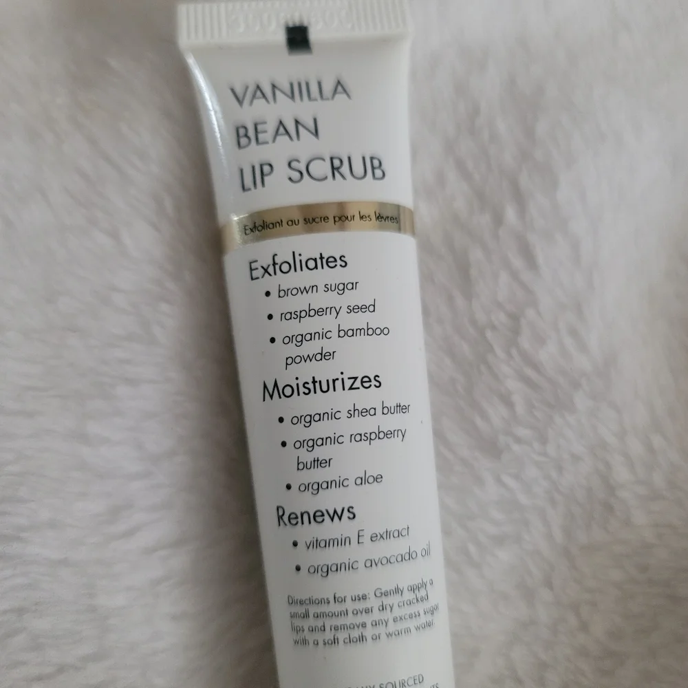 Whish vanilla bean lip scrubb‎ softens smooths new
